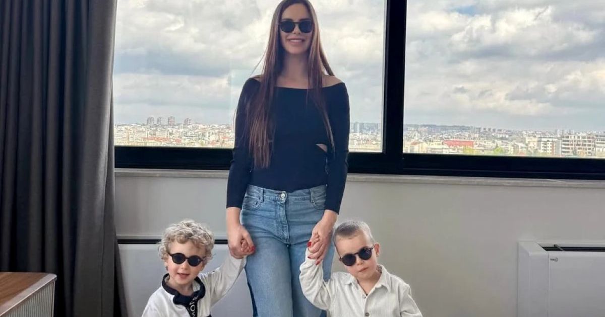 Bogdana se vratila iz Rusije, pa objavila sliku sa Krstanom i Isaijom iz Cecine vile: Prizor raznežio sve