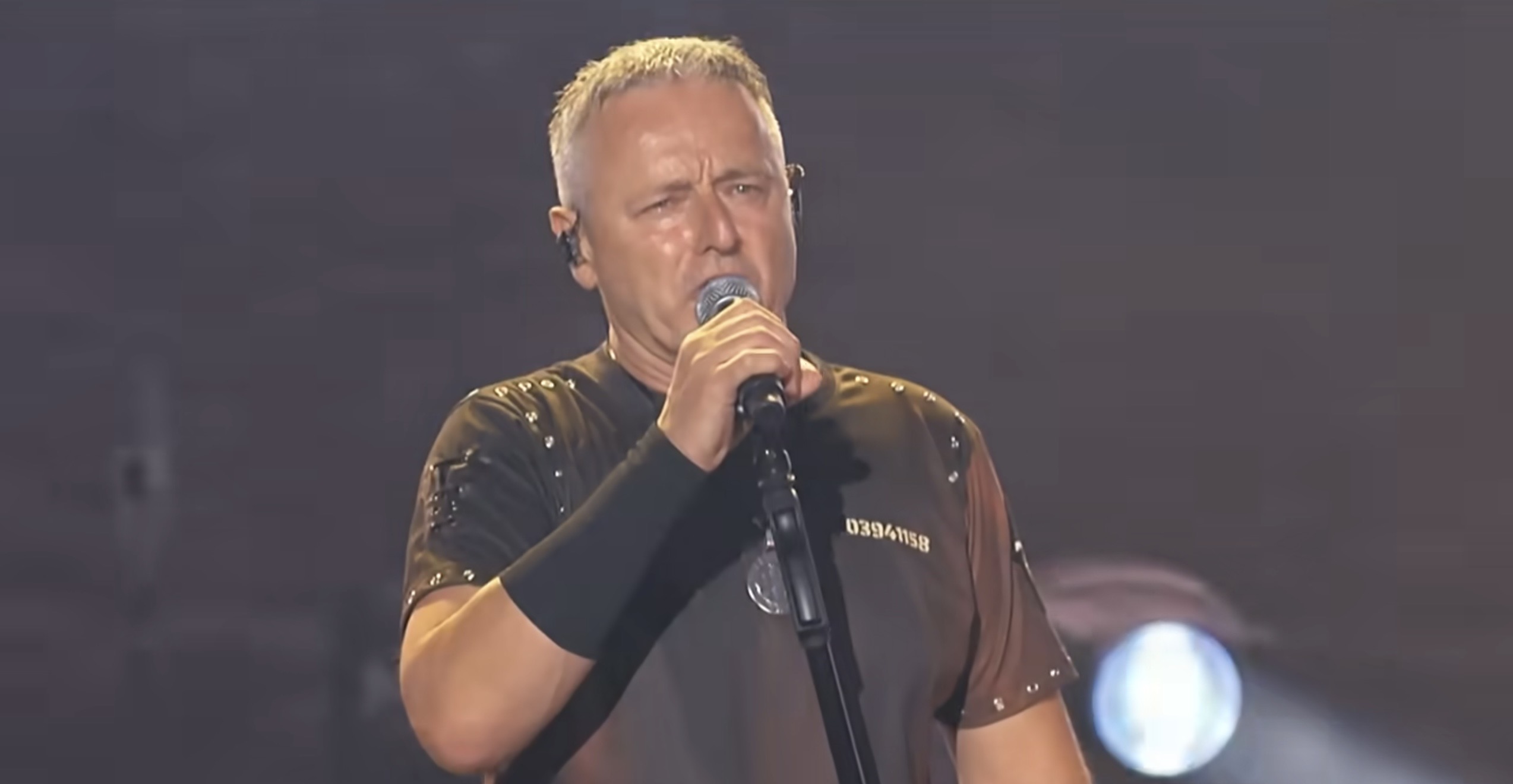 "Danas mnogi veruju da je Tompson bolji od Laibacha. Uzgred - zar i Tompson zapravo nije srpskog porekla?"
