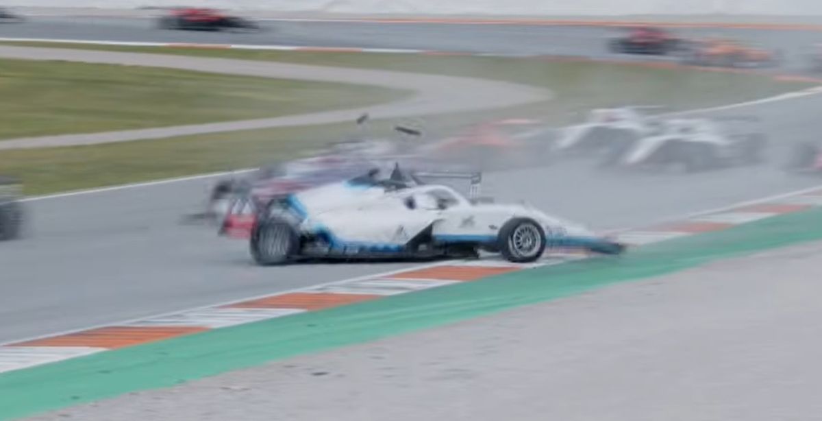 Užasan sudar Andreja Petrovića u Formuli 4: Srpski vozač učestvovao u teškom incidentu