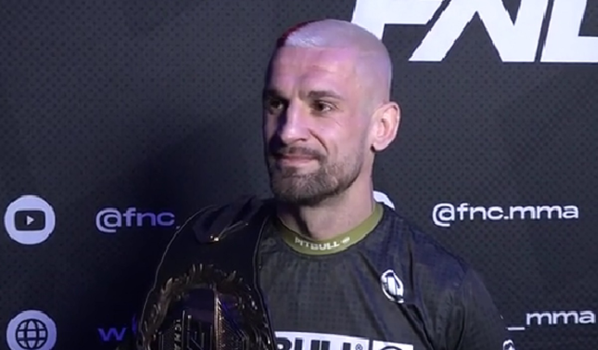 Ivan Sičaja iznenadio sve novom frizurom pred FNC 29, pa poručio: "Pojas ostaje kod mene, ne dam ga nikom..."