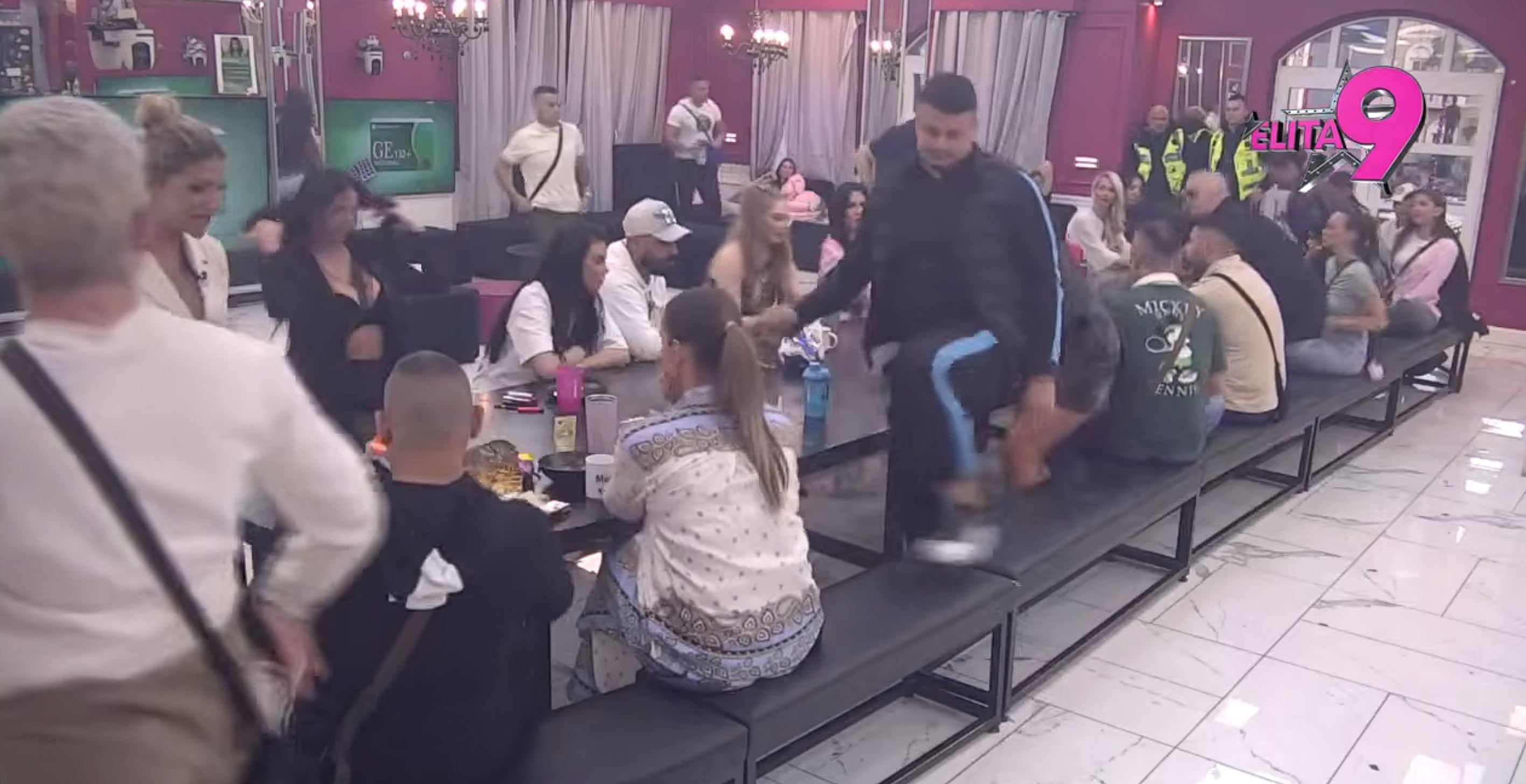 Muk u Eliti! Voditeljka saopštila važnu odluku produkcije na Uskrs, zadrugari ostali u šoku