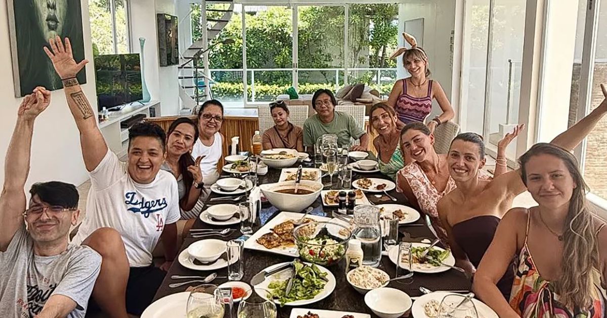 Easter Idyllic on Bali: Marija Šerifović with Family and Jovana Pajić Enjoys Holiday, Table Full of Delicacies
