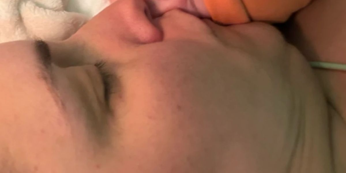 Pevačica prošla dramu ispred bolnice: Pretili joj policijom pred porođaj "Eksplodiraće mi mozak "