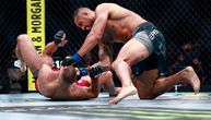 Neverovatan trenutak za istoriju UFC, stajao na jednoj nozi, pa nokautirao Prohasku pred očima Donalda Trampa