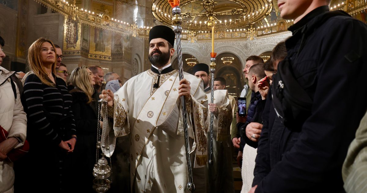 U Hramu Svetog Save u Beogradu vaskršnja liturgija, služi vladika moravički Tihon