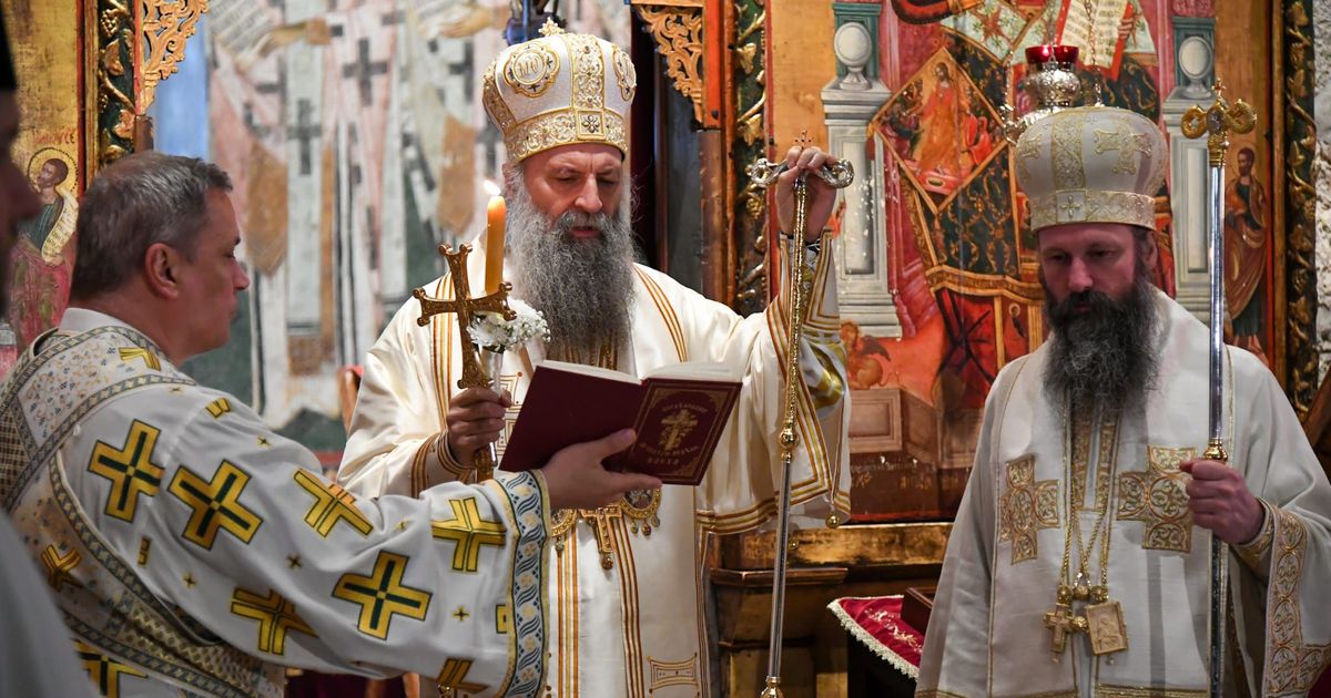 Patrijarh Porfirije služio na Vaskrs liturgiju u Pećkoj patrijaršiji