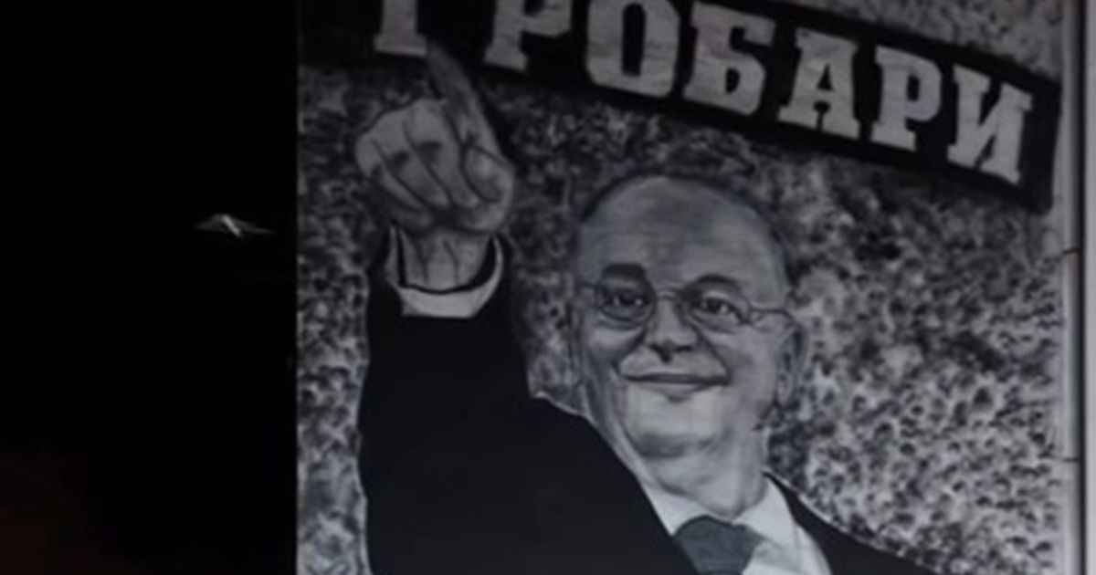 Duško Vujošević dobio mural preko cele zgrade, Grobari se oprostili od 