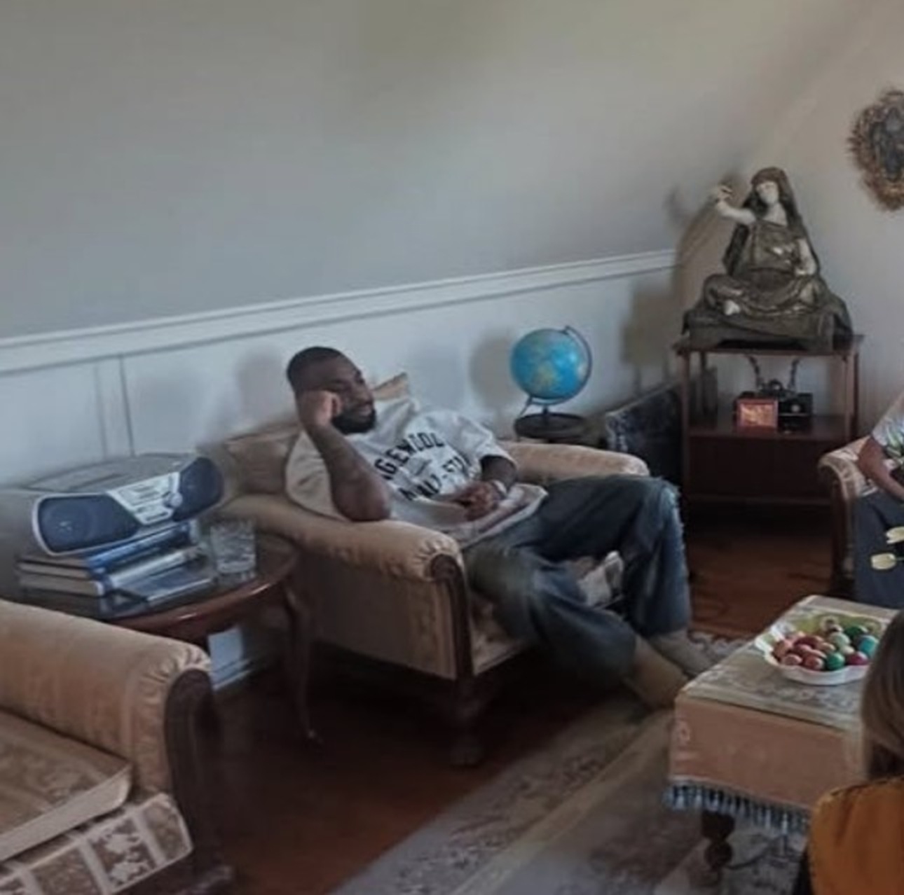 Kodi Miler Mekintajer proslavio Vaskrs na srpski način: Sedeo zavaljen u kauču, bio na porodičnom ručku