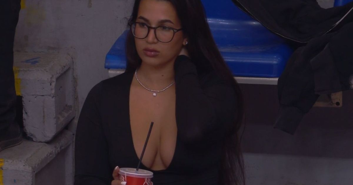 Svi su gledali samo u nju: Atraktivna navijačica 