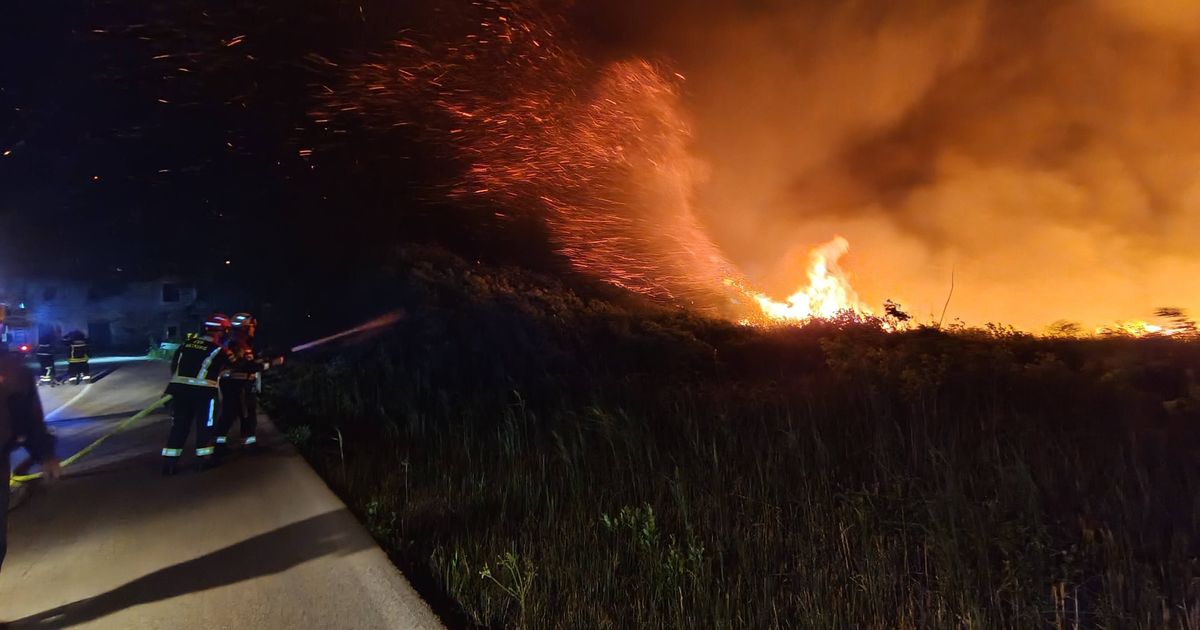 Vatrogasci lokalizovali požar na nesanitarnoj deponiji u Smederevu