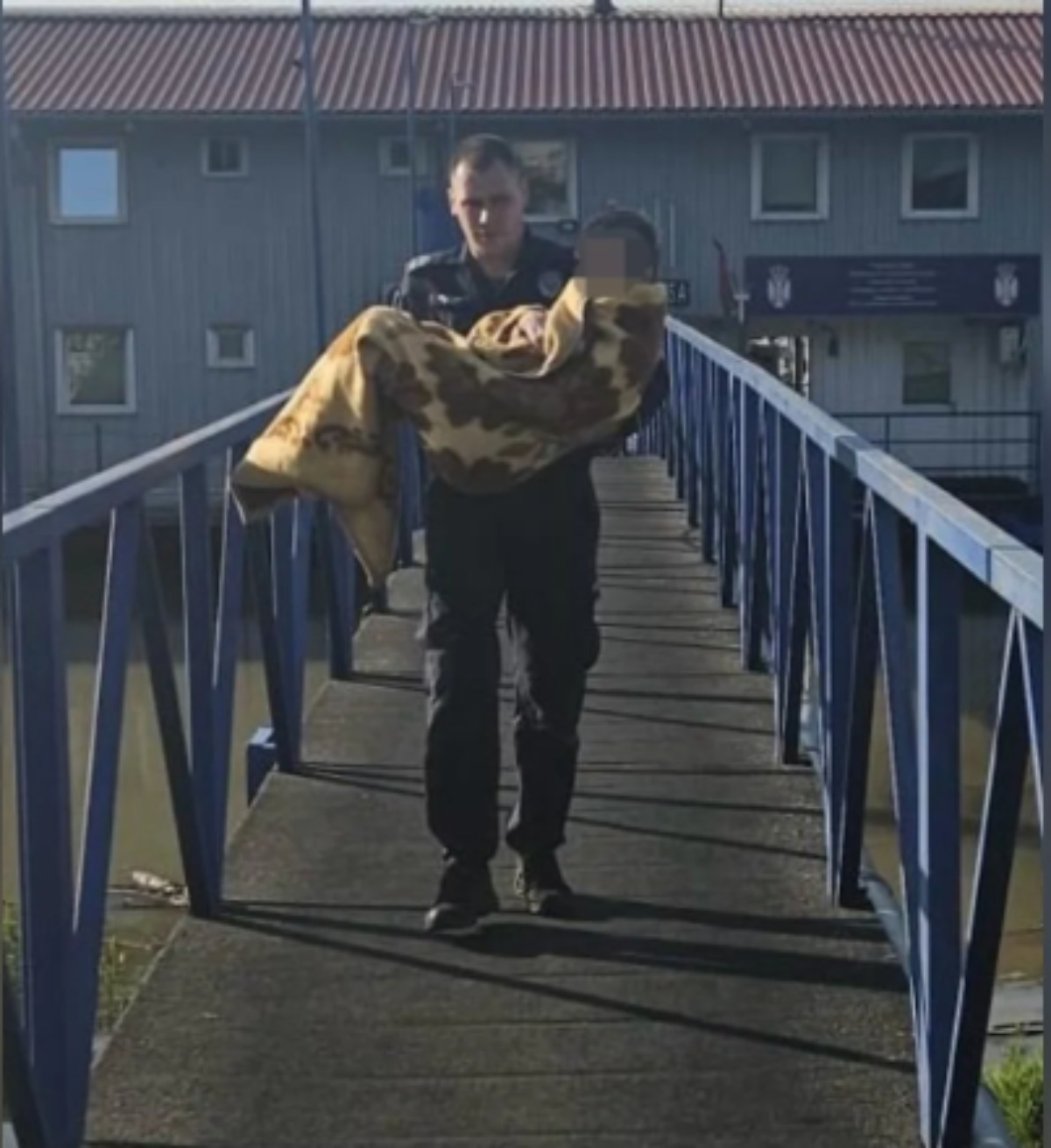 Sekunde su odlučivale: Ovako je rečna policija iznela dečaka nakon prevrtanja čamca na Savi