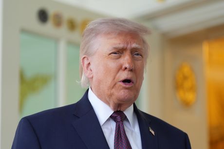 Donald Tramp, Bela kuća