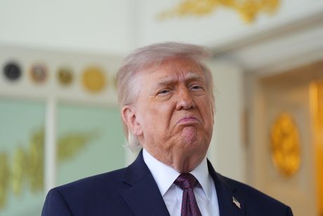 Donald Tramp, Bela kuća