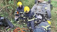 STREPNJA NA PUTU ZA MEDNU: Vatrogasci-spasioci sekli smrskano vozilo da spasu zarobljenu osobu!