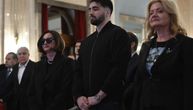 Pogledajte dolazak supruge i sina Duška Vujoševića na komemoraciju legendarnom treneru
