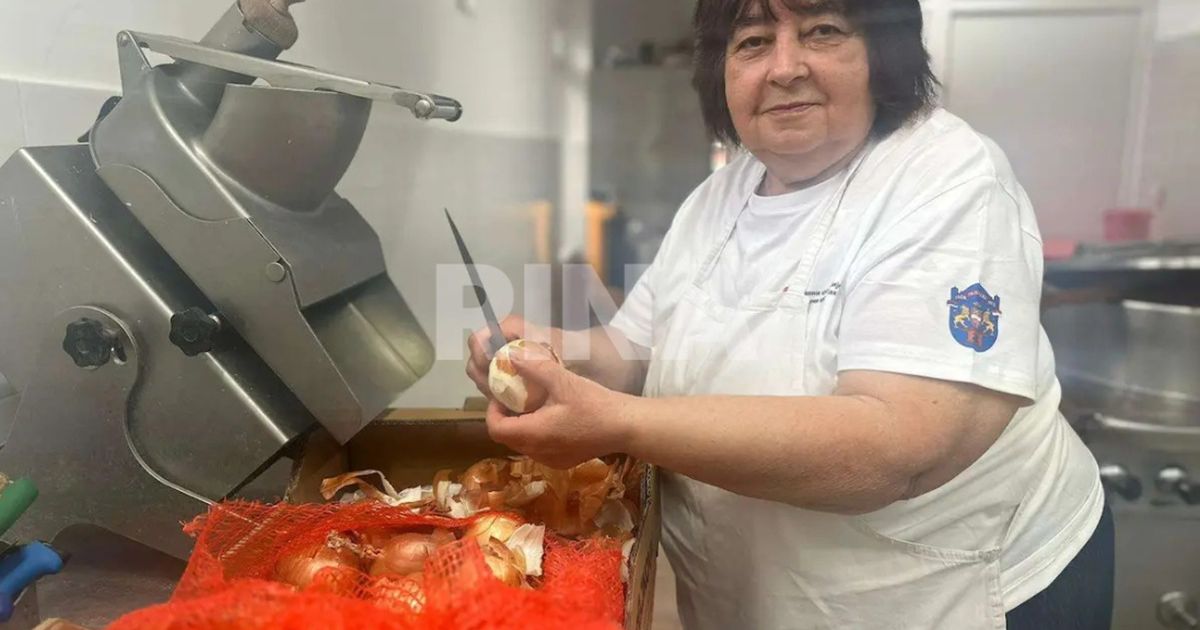 Miroslava nastavlja svoj plemeniti poziv: 20 godina, ranom zorom, dolazi u Crveni krst, svakom podari osmeh