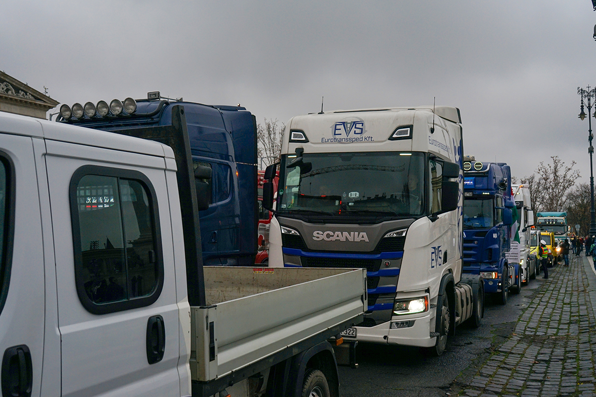 Kolone na izlazu iz Srbije: Kamioni čekaju i do 5 sati, vozači na ivici strpljenja