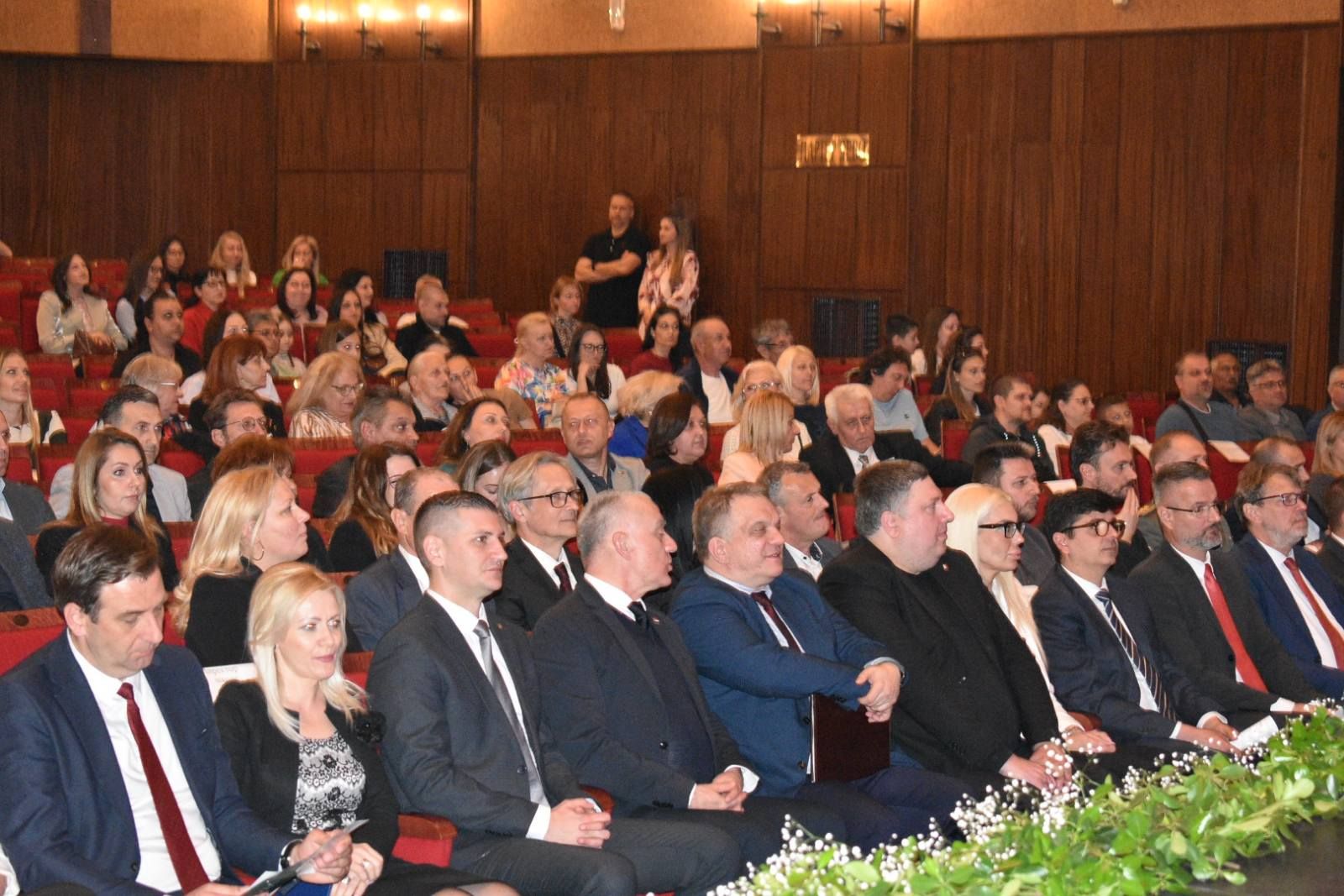 Ministar prosvete uručio Dositejeve povelje najboljima: Evo ko su ovogodišnji laureati i zašto su izabrani