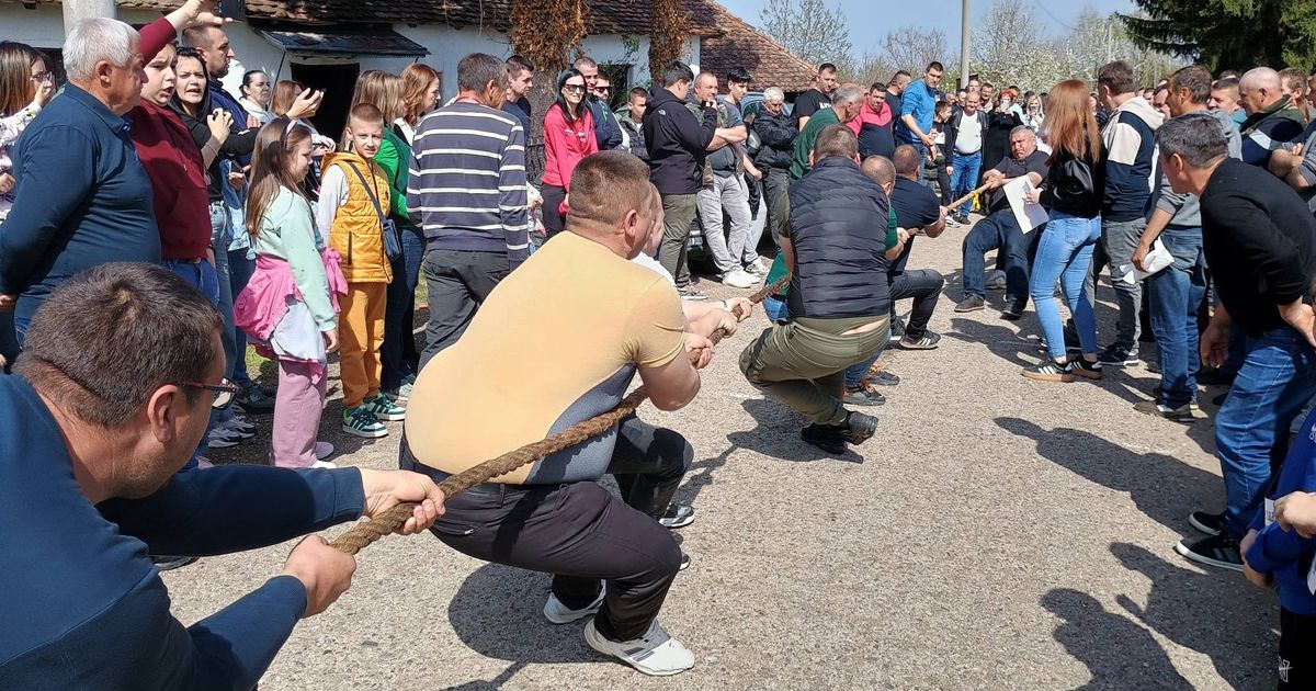 Ovo selo u Srbiji bilo je za Vaskrs NAJSLOŽNIJE: Meštani radnom akcijom pripremili sve za čuvenu manifestaciju