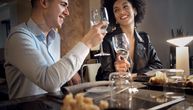 Dejtuj u hodu: Kako da upoznaš partnera bez stresa i gubljenja vremena, šta radi Gen Z