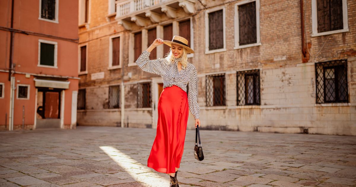 Izvucite ih iz ormara: Omiljena suknja iz 2018. godine ponovo vlada ulicama, ali u nikad luksuznijem izdanju