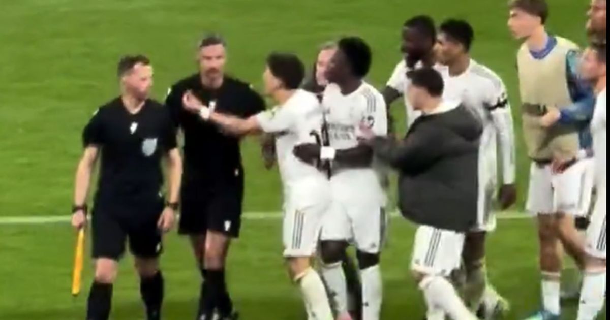 Haos u Ligi šampiona: Fudbaleri Real Madrida napali sudiju iz Slovenije, Turčin dobio i crveni karton!