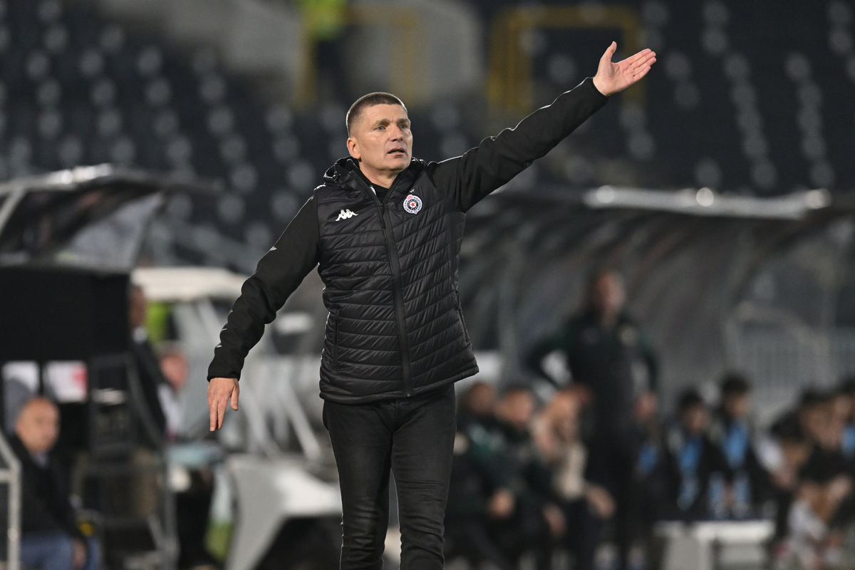 Blagojević nasmejan posle pobede protiv Železničara: "Uh, jako teška utakmica..."