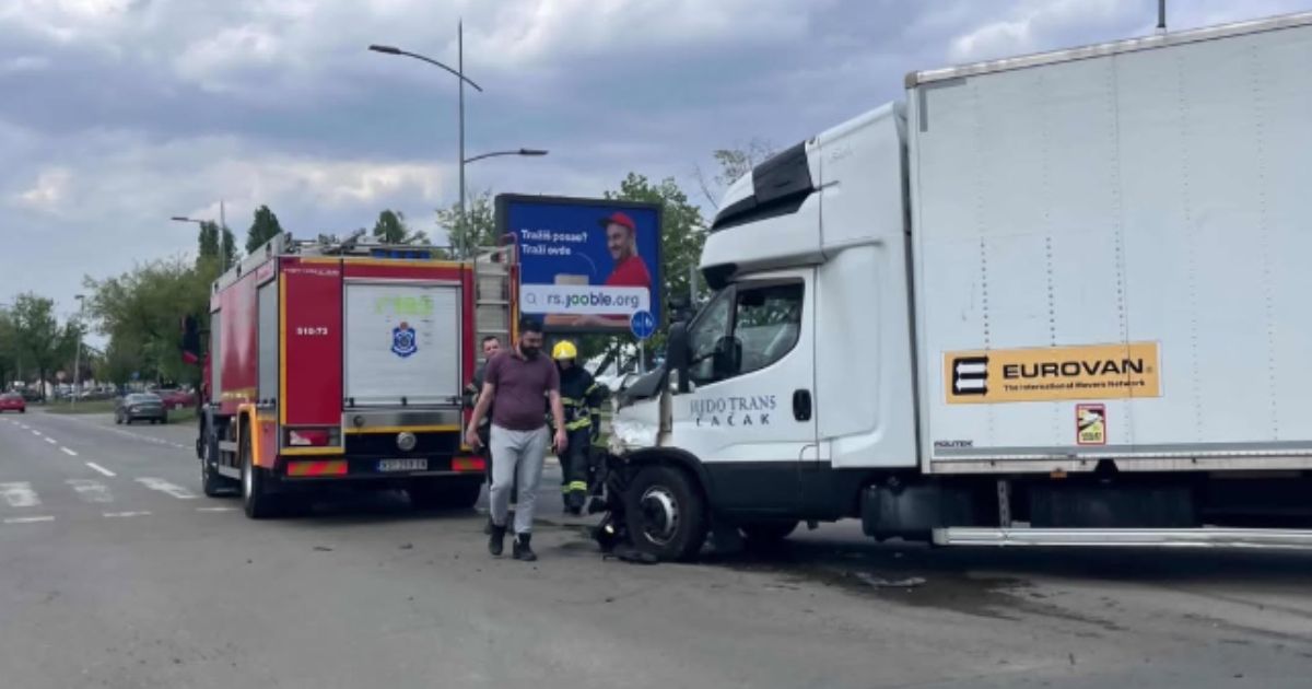Nesvakidašnja saobraćajka u Novom Sadu! Vatrogasci žurili pod rotacijom, zatim i sami upali u HAOS