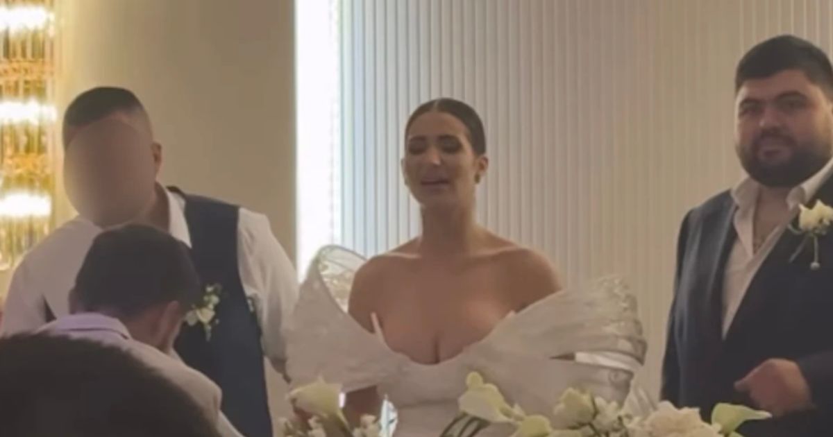 Udala se Jelena Savić, pevačica blista u venčanici! Na venčanju se pojavila i Mićalovićeva: 