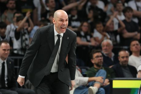 KK Partizan - KK Baskonija