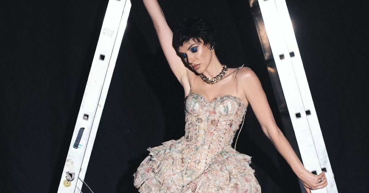 Marina Tadić promenila imidž, pa u provokativnom izdanju iz kreveta 