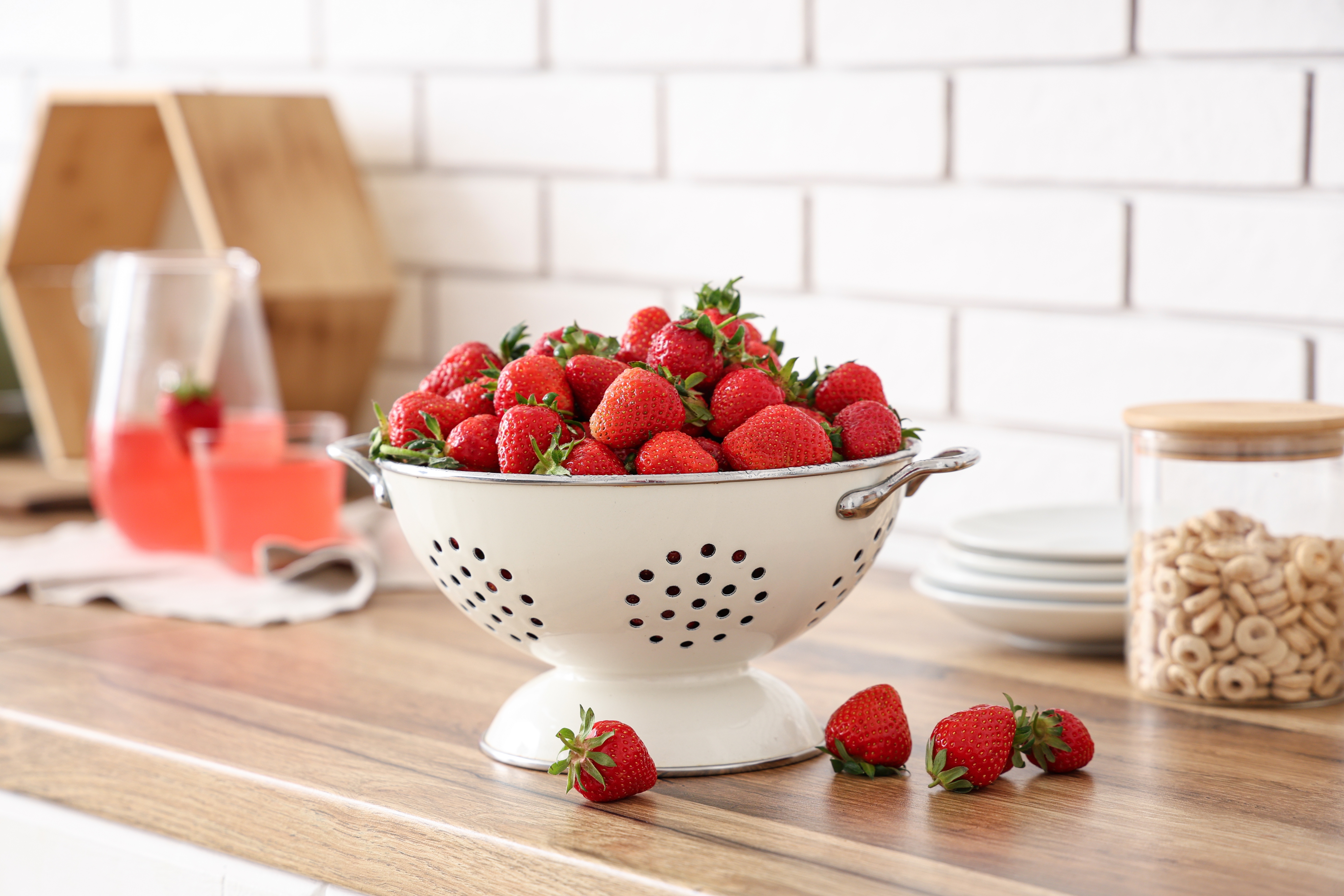 SRBI OPREZ! Vlada najveća prevara sa jagodama: Ključni trag je na dnu gajbe