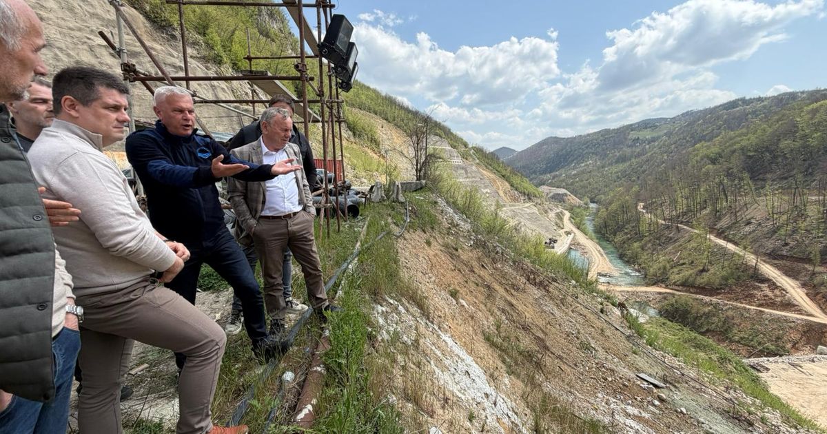 Puzović sa gradilišta 