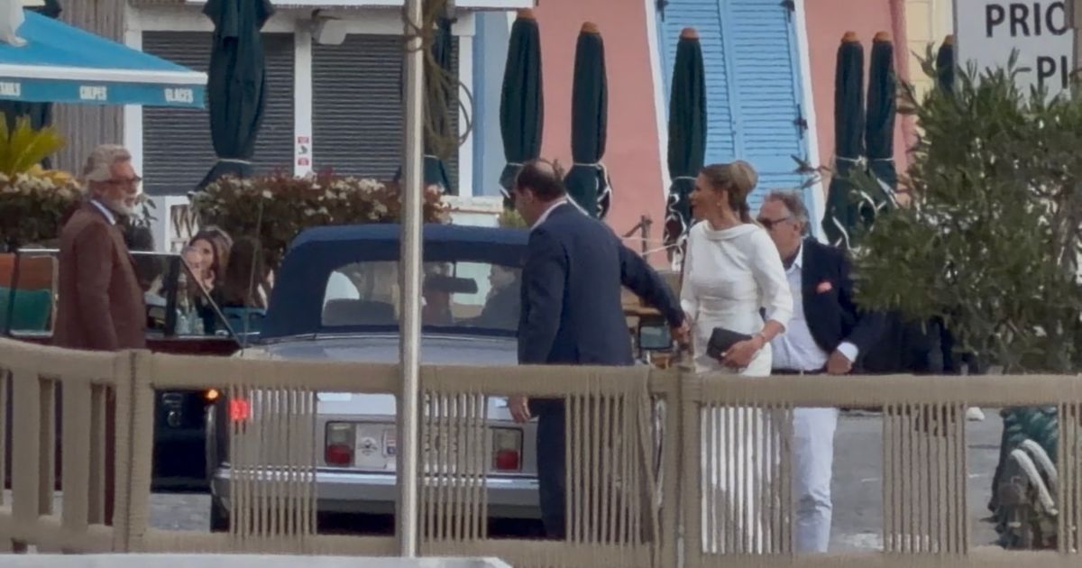 Na Melininoj proslavi nema domaće muzike: Goste zabavlja francuski bend, evo kako protiče gala svadbena večera