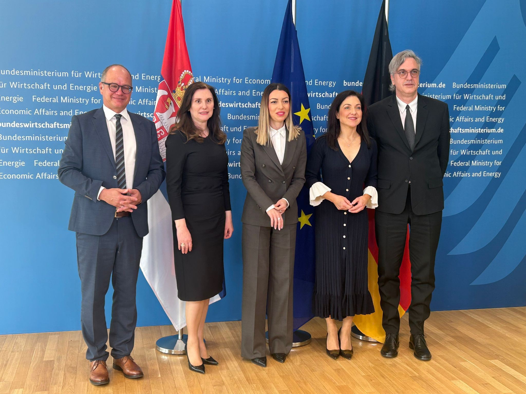 Mesarović i Čadež u Berlinu sa nemačkom ministarkom o problemu profesionalnih vozača