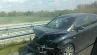 DRAMA NA AUTO-PUTU ZA ČAČAK: Silovit udarac u bankinu kod isključenja za Lajkovac, vozilo potpuno smrskano