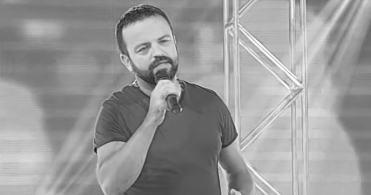 Najbliži se oprostili od Saše Katančića: Tužan prizor posle smrti pevača, njegova porodica neutešna