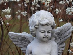 Život posle smrti, statua anđela