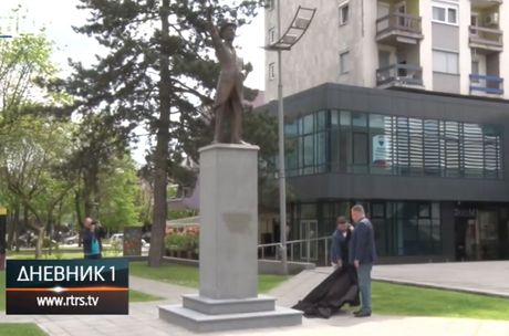 Gradiska, statua Nikola Tesla