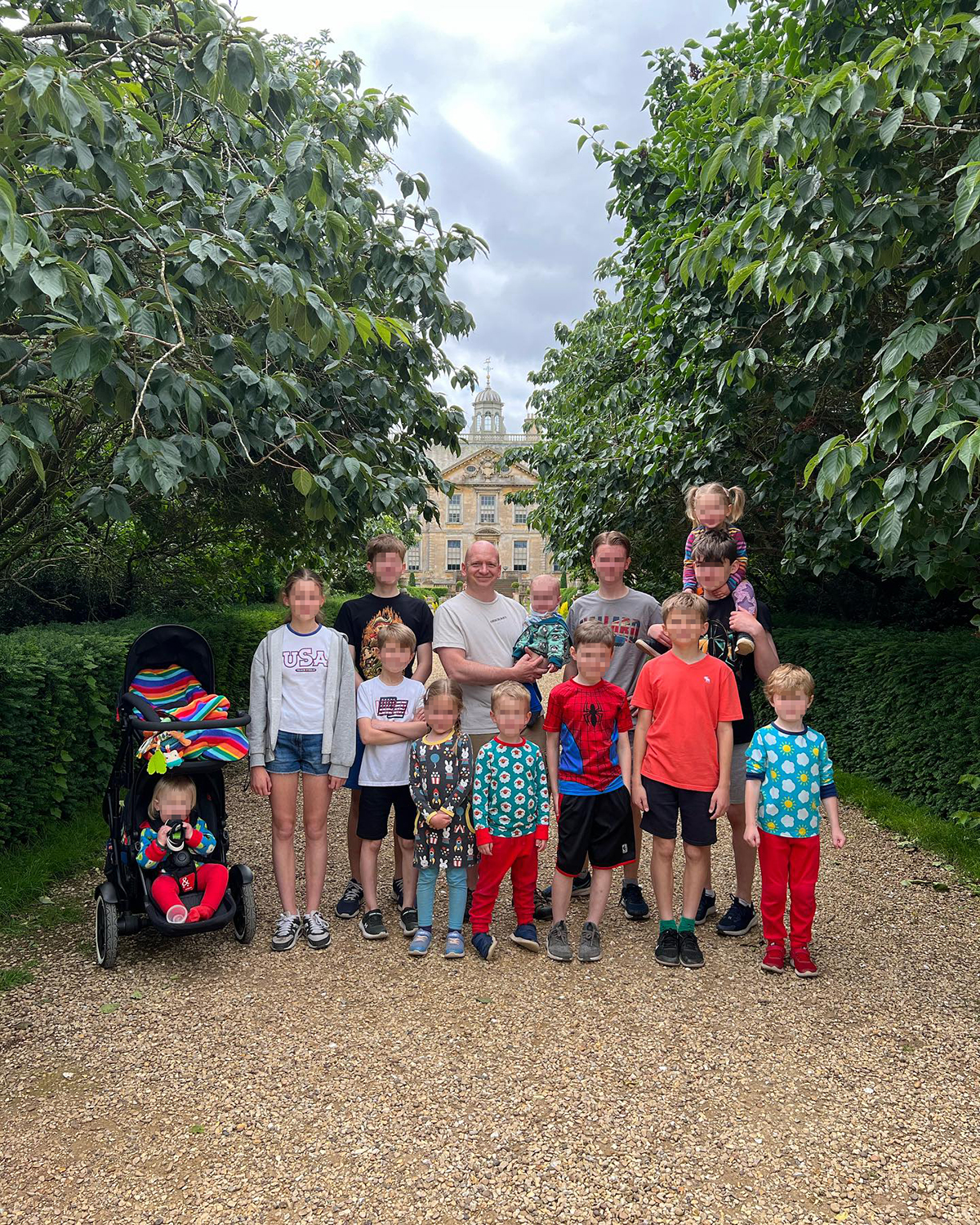 Trudna sa 14. detetom u 46. godini, iako je muž operisan: Lekari su rekli da je nemoguće, ali porodica raste