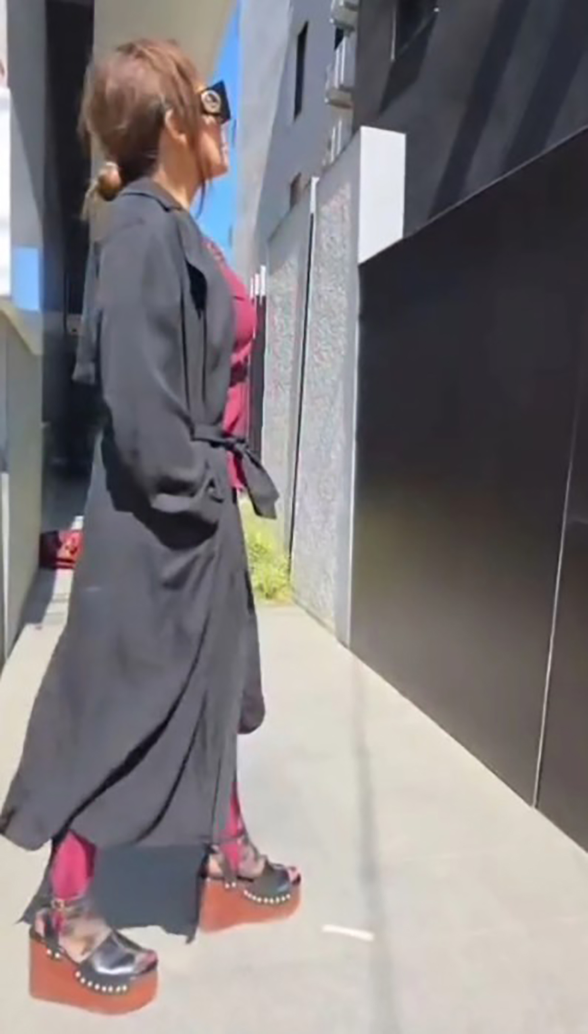 Ani Nikolić preseli građevinski radovi ispred stana, pa odbrusila majstorima "Hoćete li završavati više?"