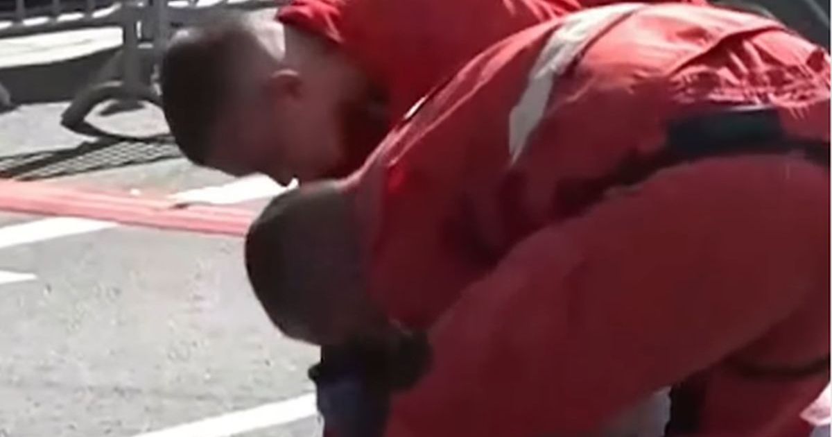 Pogledajte kako su pobednicu Beogradskog polumaratona izneli sa staze