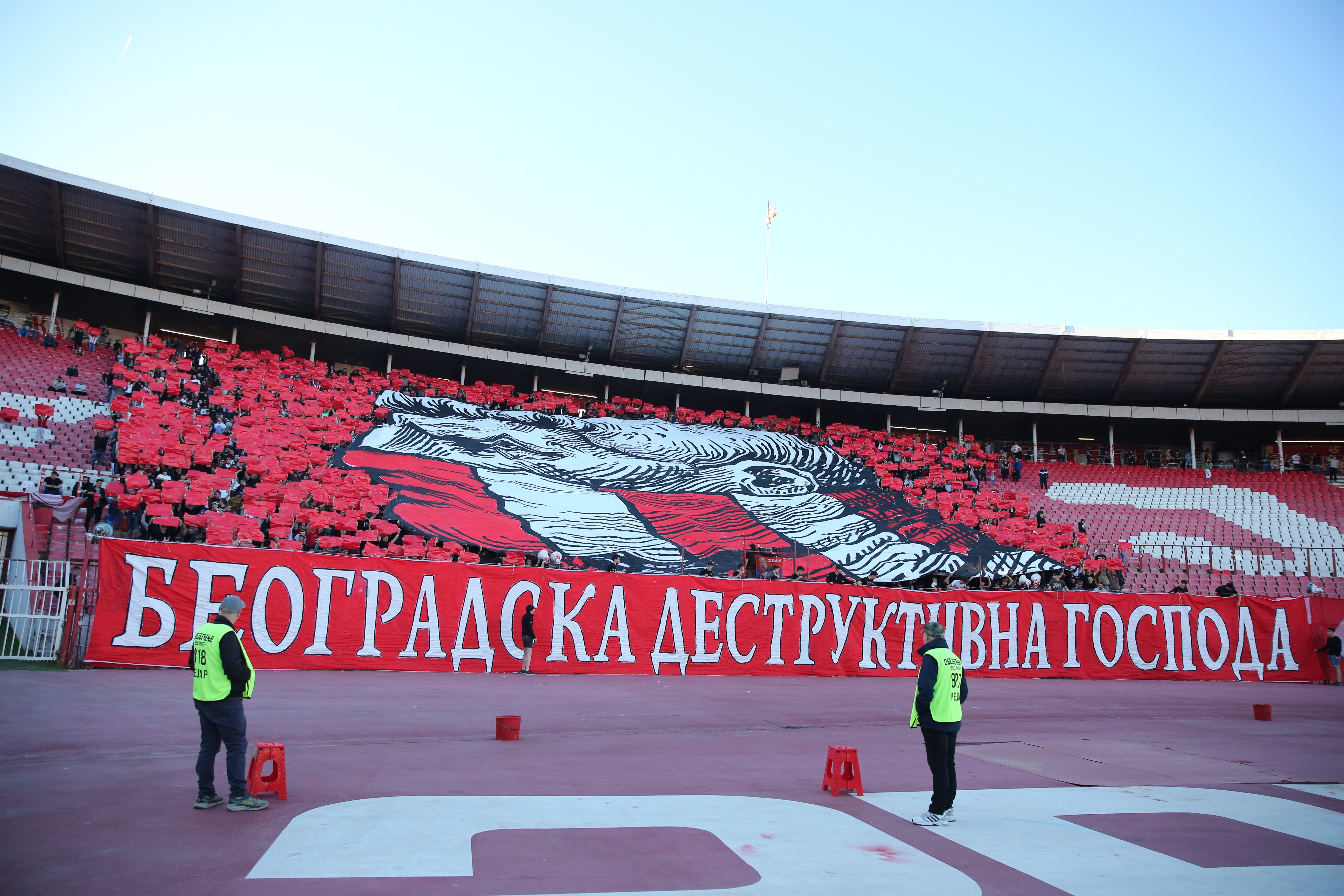 Bilo je zanimljivo i na tribinama! Pogledajte kakva je atmosfera bila na meču Zvezde i Voše