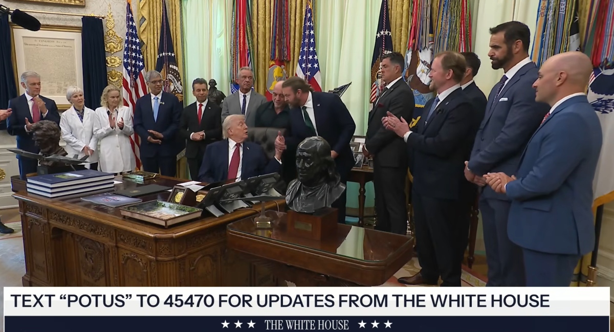 Tramp se upravo oglasio o situaciji sa Ormuskim moreuzom: "Malo su se zaigrali"