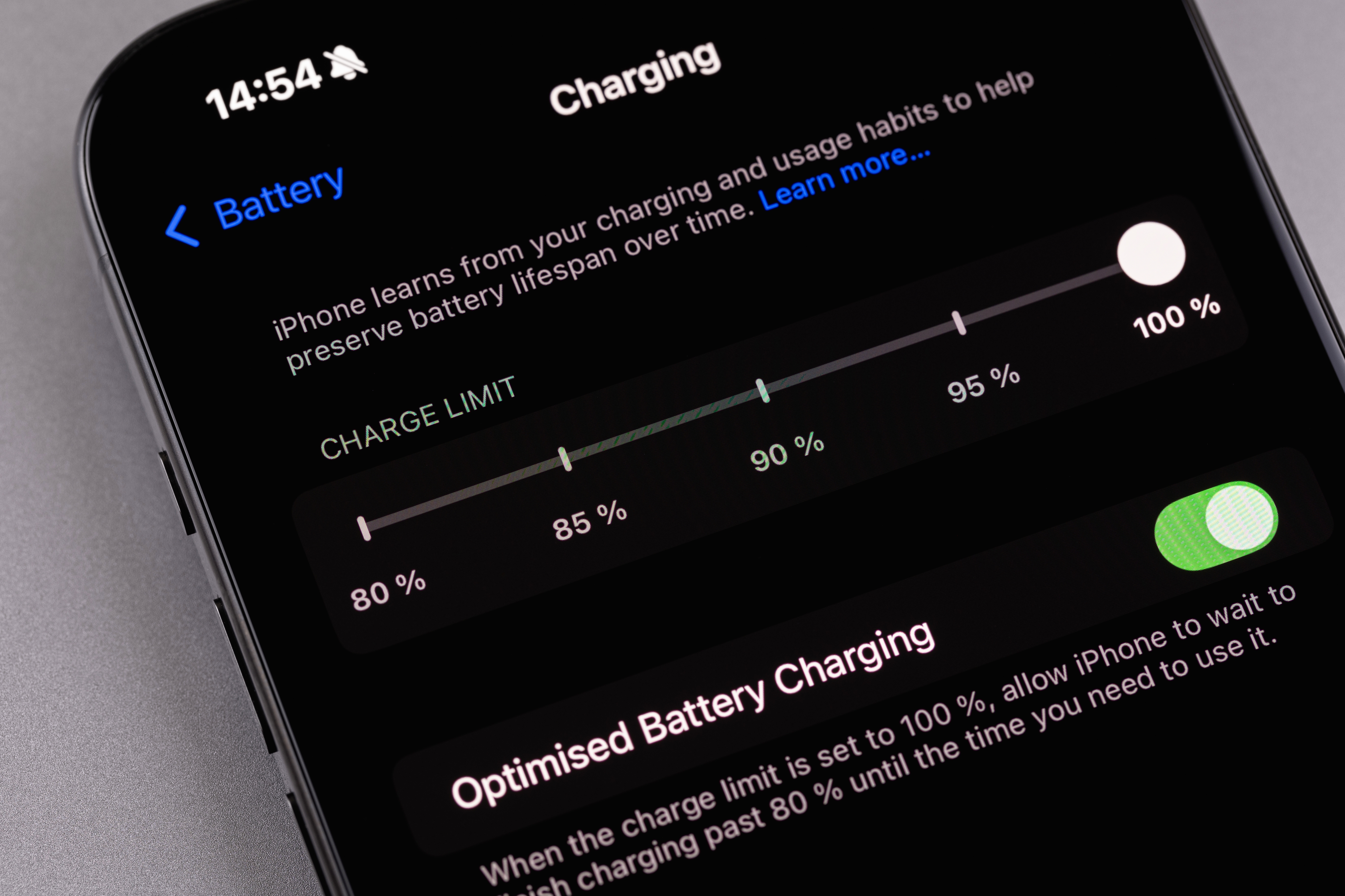 Nikada ne punite telefon do 100 odsto: Aktivirajte ovu opciju koja čuva bateriju godinama