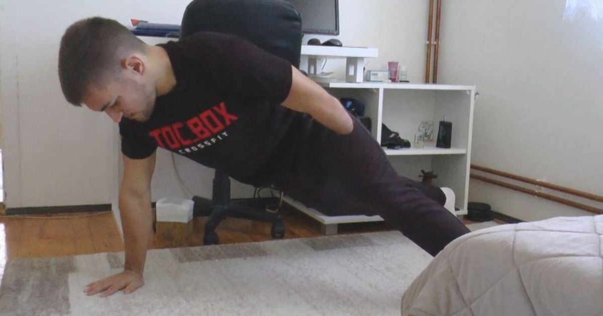 Rođen je bez ruke, a takmiči se sa redovnim sportistima: Davor iz Ljiga ponovo oborio Ginisov rekord!