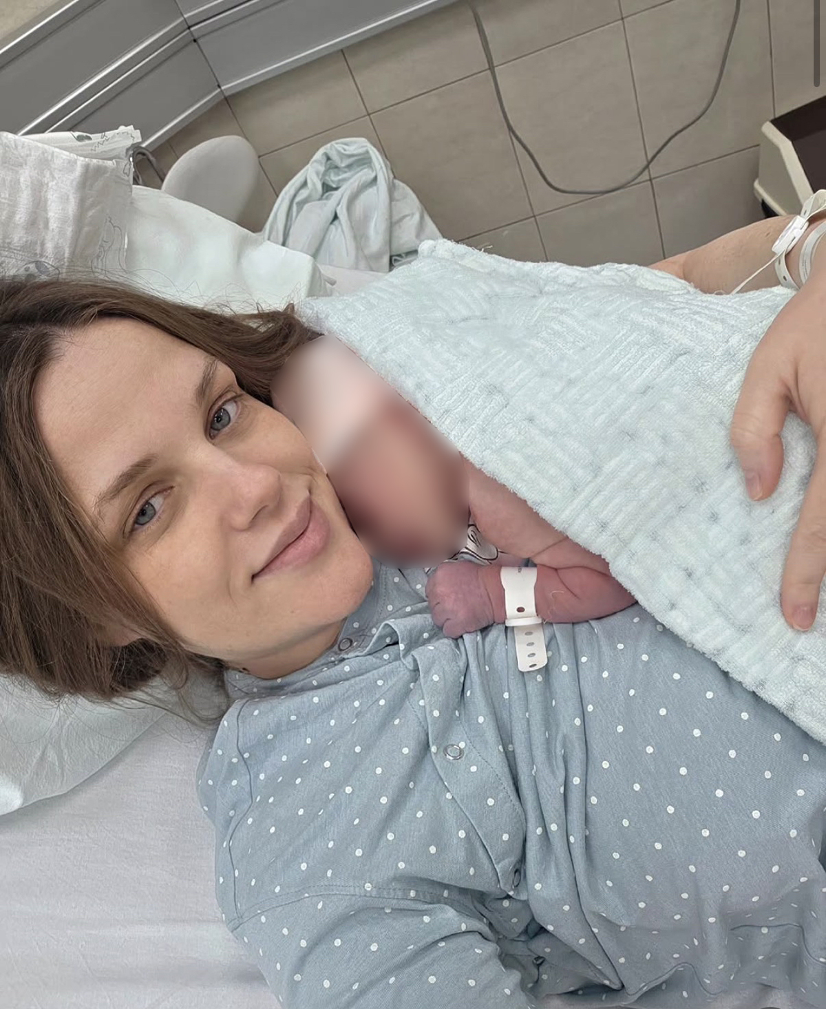 Porodila se pevačica Lejla Hot: Objavila sliku, pa sve rasplakala rečima! Niko nije znao da je trudna