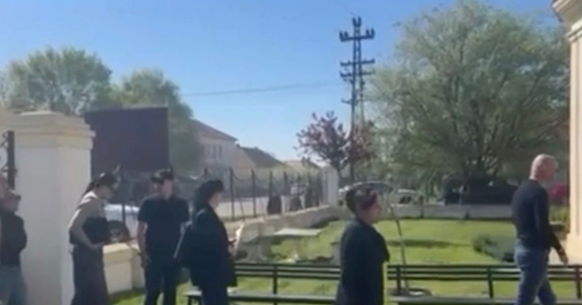 Branka Lazić jedva hoda, ušla u crkvu u crnini: Od nje se ne odvajaju najbliži