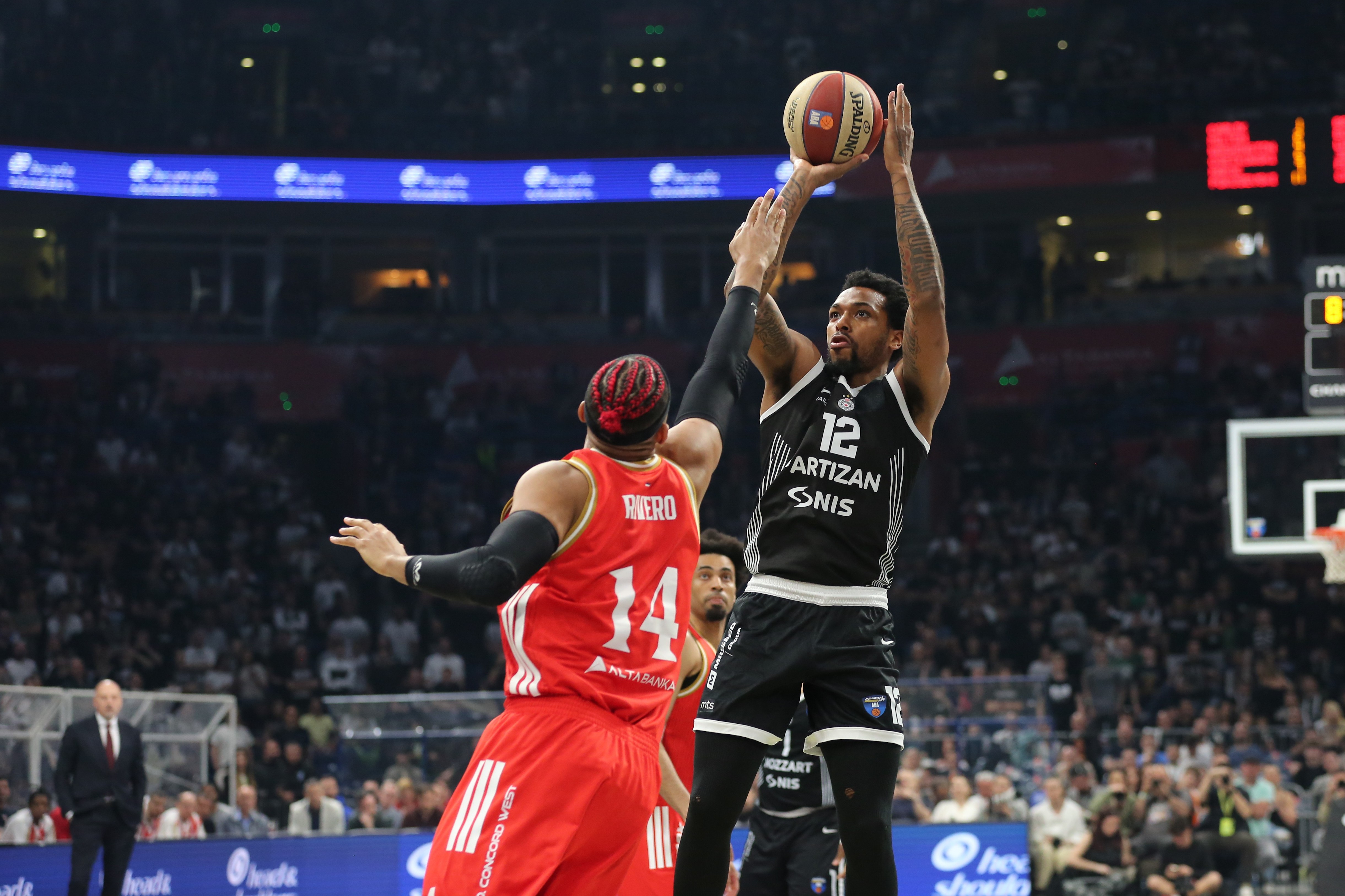 Ovo je tabela ABA lige posle pobede Partizana u derbiju, crno-beli sačuvali šanse za prvo mesto, Zvezda...