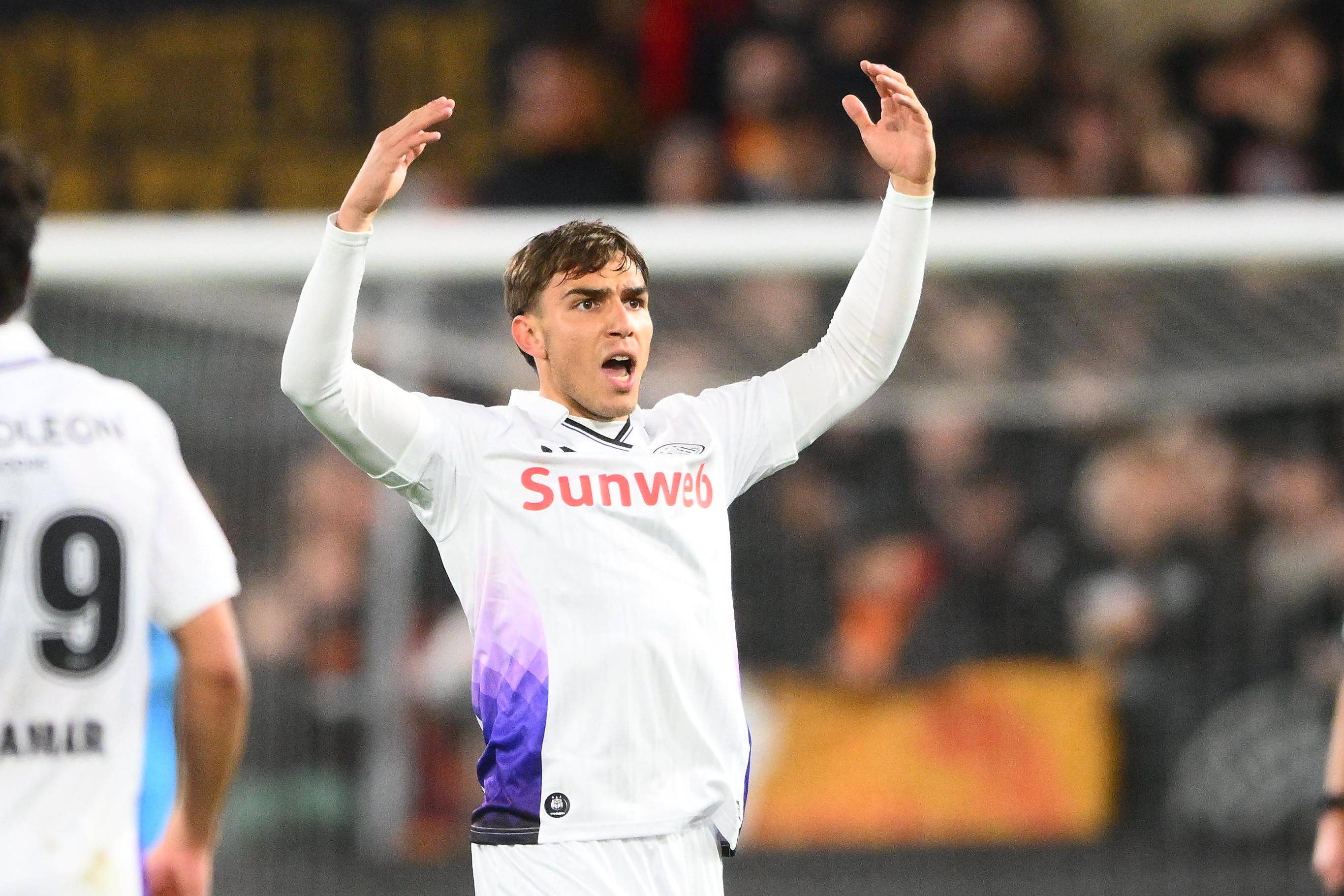 Srušio Englesku sa pola terena i odveo Srbiju na EP, sad pravi čuda u klubu u kom se proslavio Mitrović